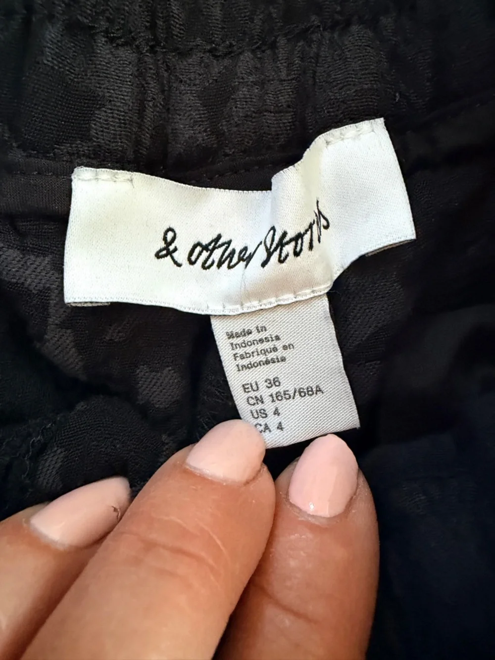 & Other Stories Black Textured High-Waist cute Shorts - Picture 2 of 3